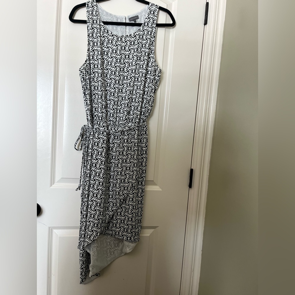 Vince Camuto Women’s High Low Belted Dress. Size Large